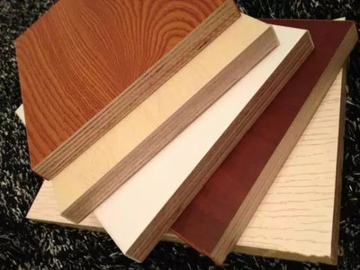 膠合板與天然木材的深度對比及地板基材膠合板選購指南